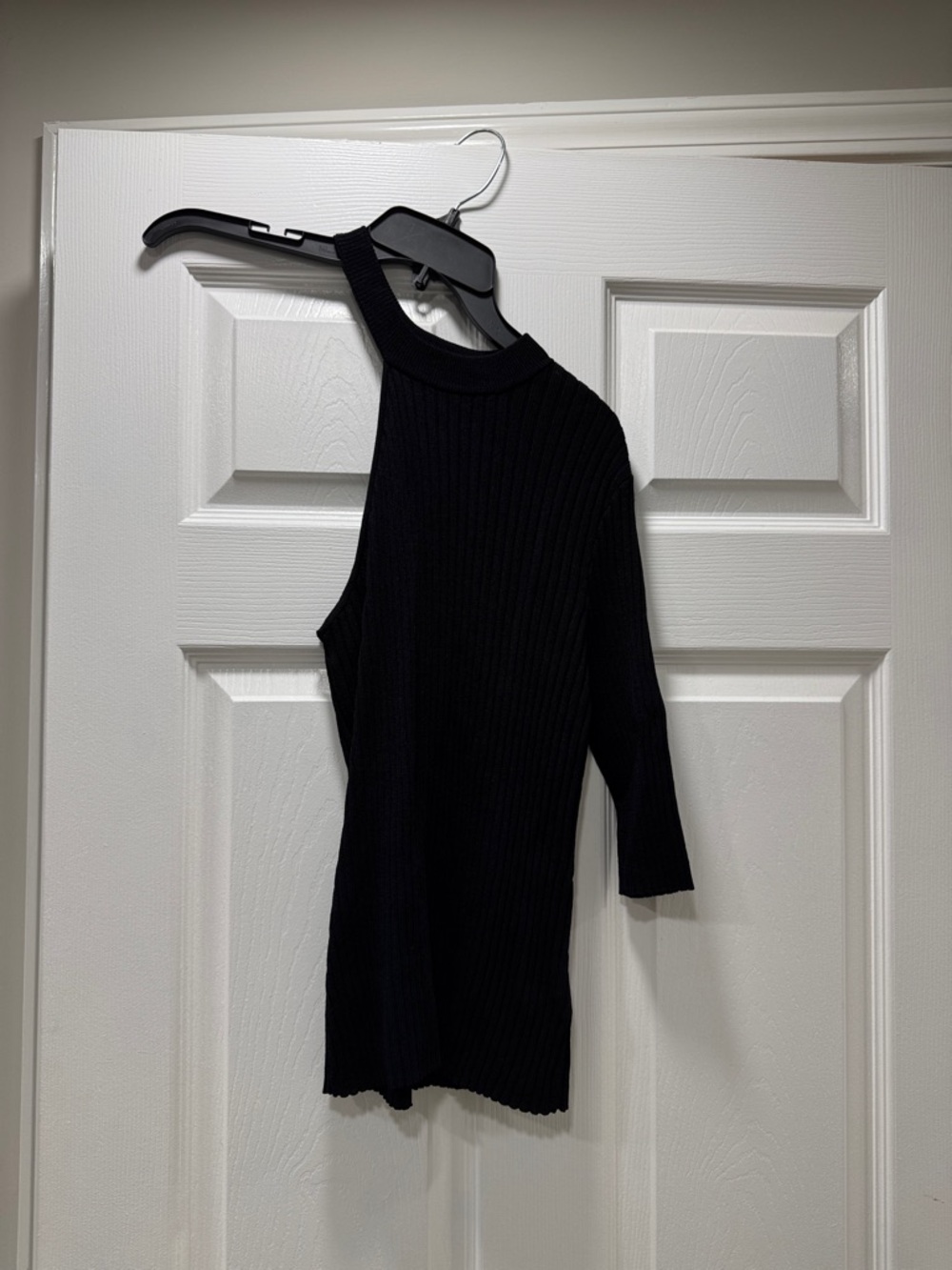 Bar III. Black One-Shoulder Ribbed Knit shirt. NEVER WORN